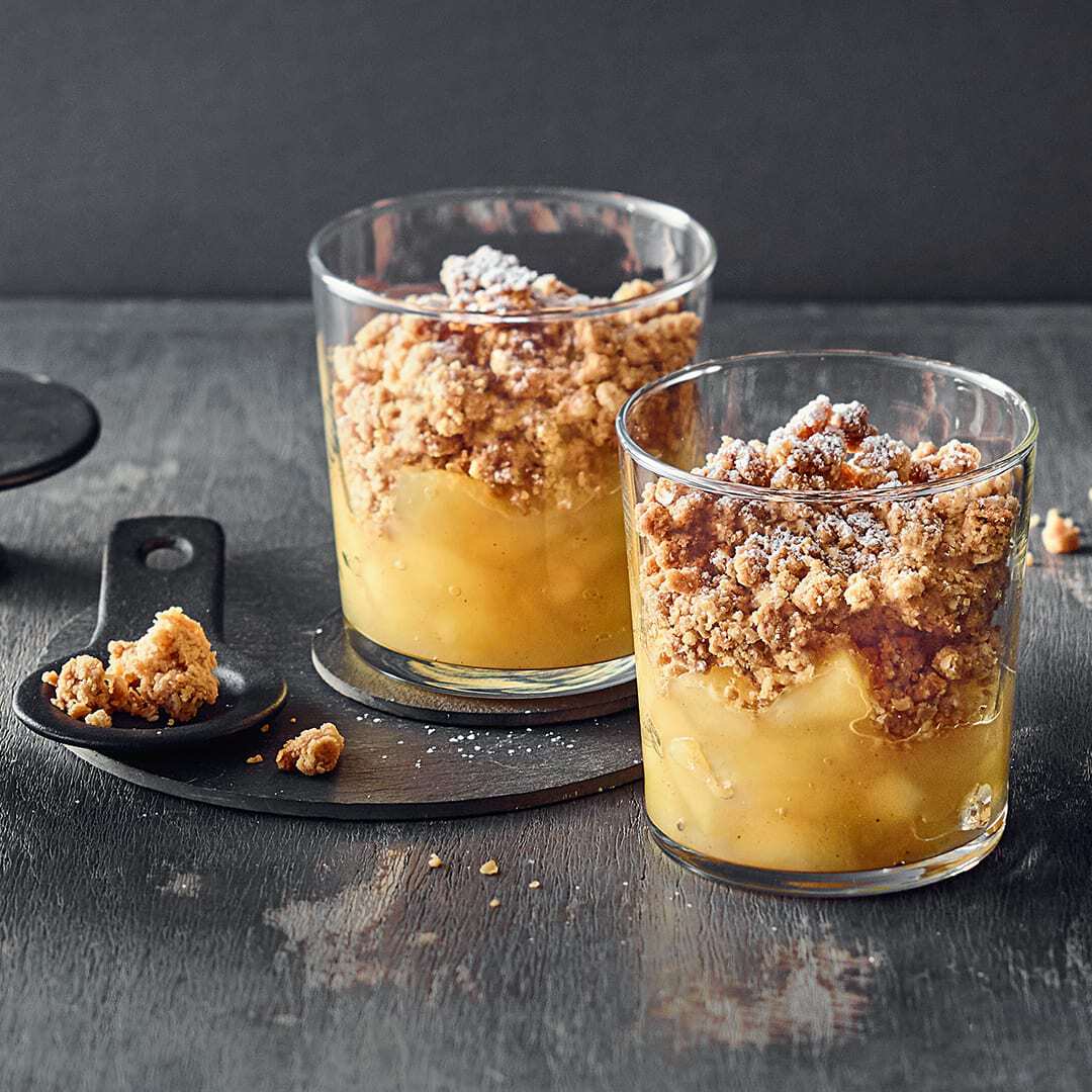 Apfel-Crumble im Glas