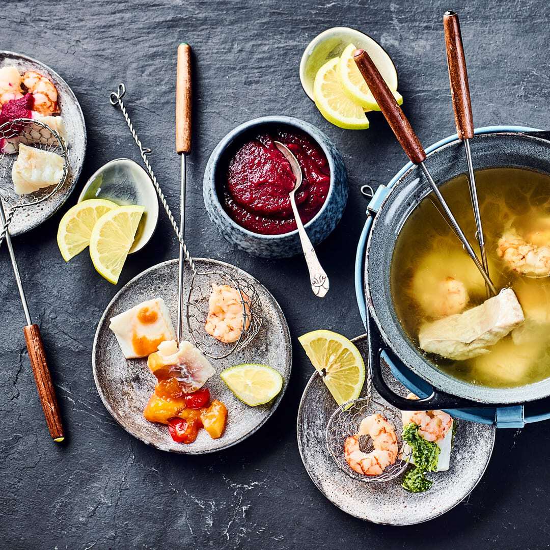 Fischfondue mit drei Soßen