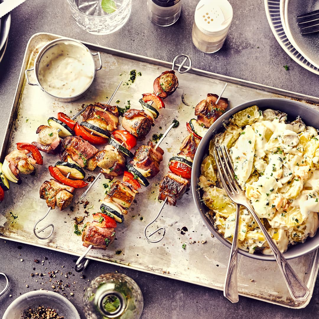 Grillspieß an Kartoffelsalat