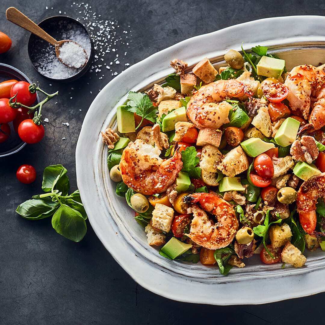 Italienischer Brotsalat mit Garnelen
