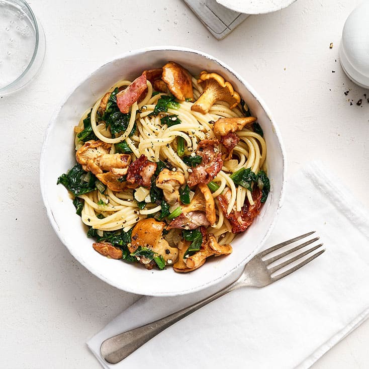 Pasta mit Speck und Pfifferlingen