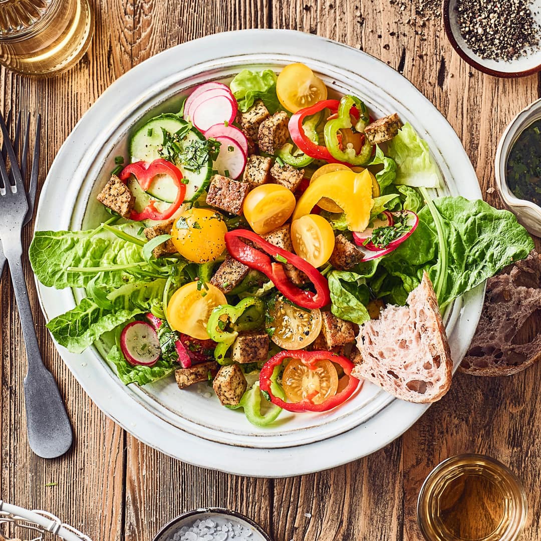 Salat mit Kräuter-Tofu