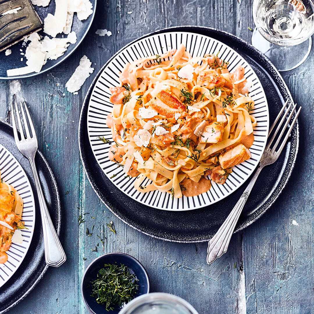 Tagliatelle al Salmone