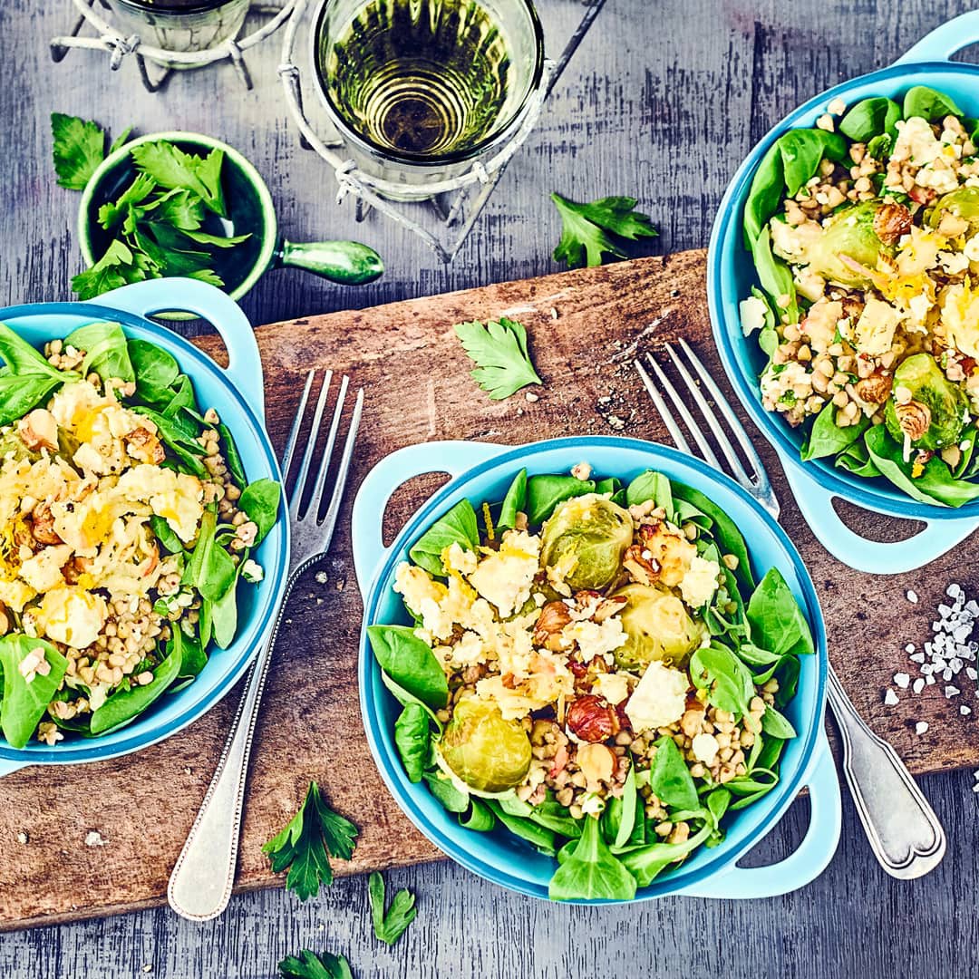 Warmer Buchweizensalat mit Feta und Orangensauce