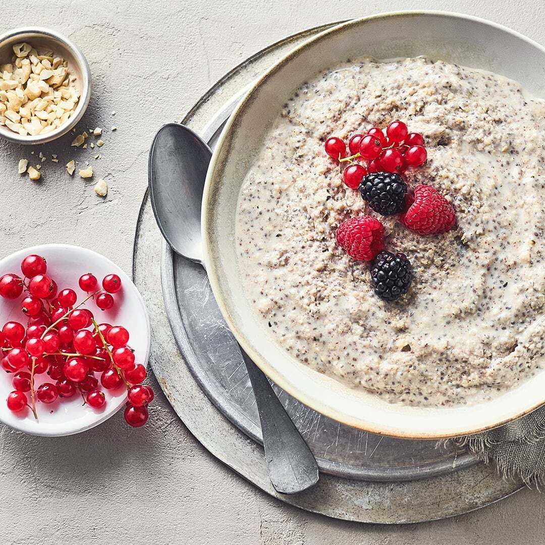 Keto-Porridge mit Beeren