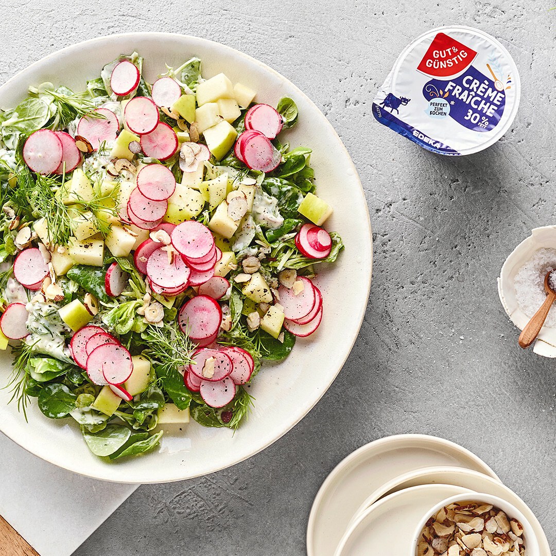Sommersalat mit Äpfeln