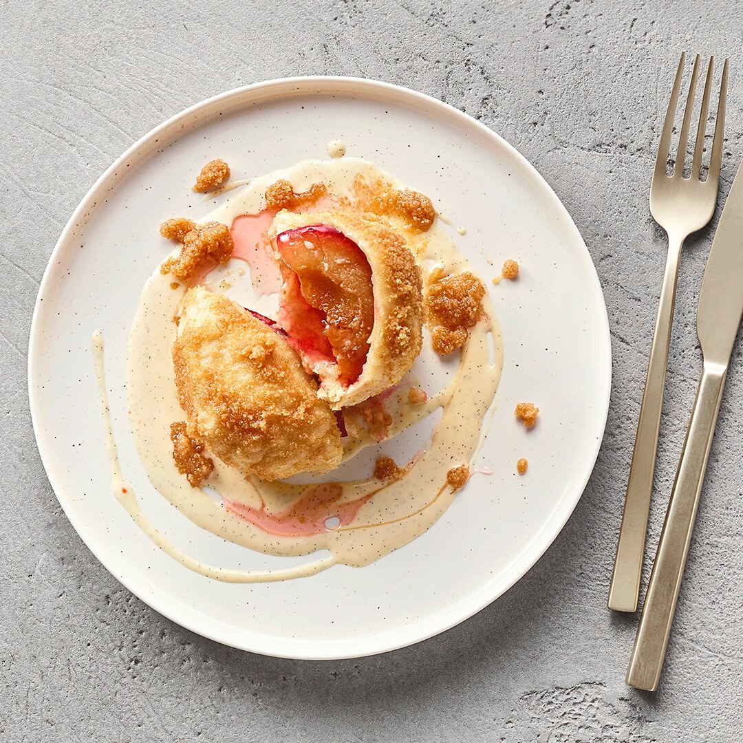Zwetschgenknödel aus Hefeteig